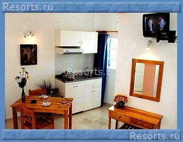 Manos Villa 6